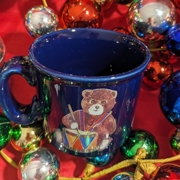 Godiva Chocolatier Cobalt Blue Teddy Bear/Trains/Drum/Present Christmas Mug - Picture 3 of 12